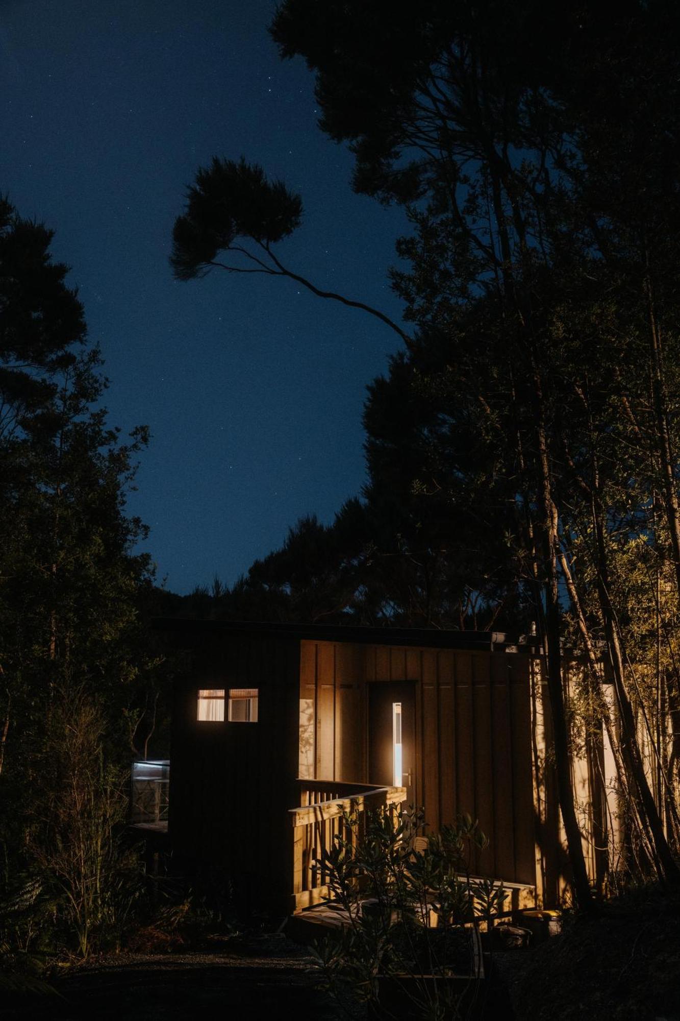 Treetop Tranquility At Rekindle Tree Houses Opua Exterior foto